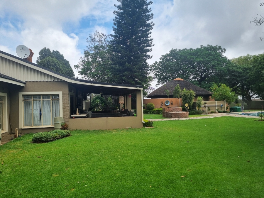 Commercial Property for Sale in Zuurplaat A H North West